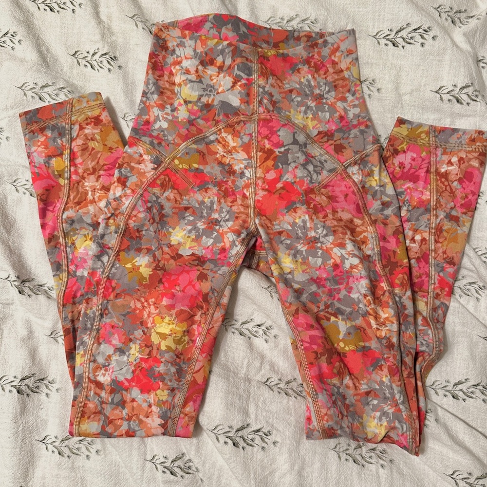 LULULEMON LEGGINGS Unlimit High-Rise Tight 25" size 0